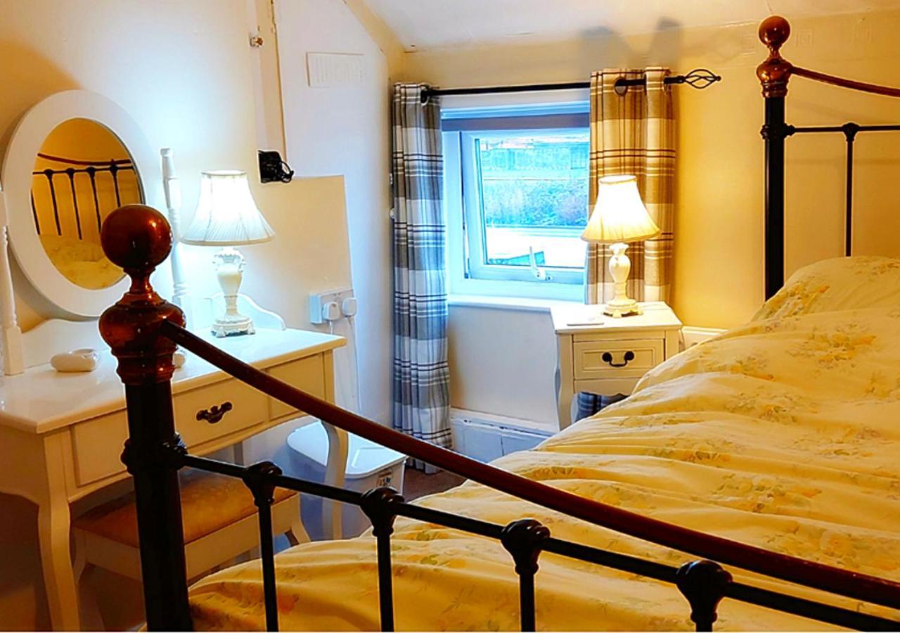 Fisherman's Cottage: Romantic Lakeside Retreat with Log Burner Mablethorpe Exterior photo