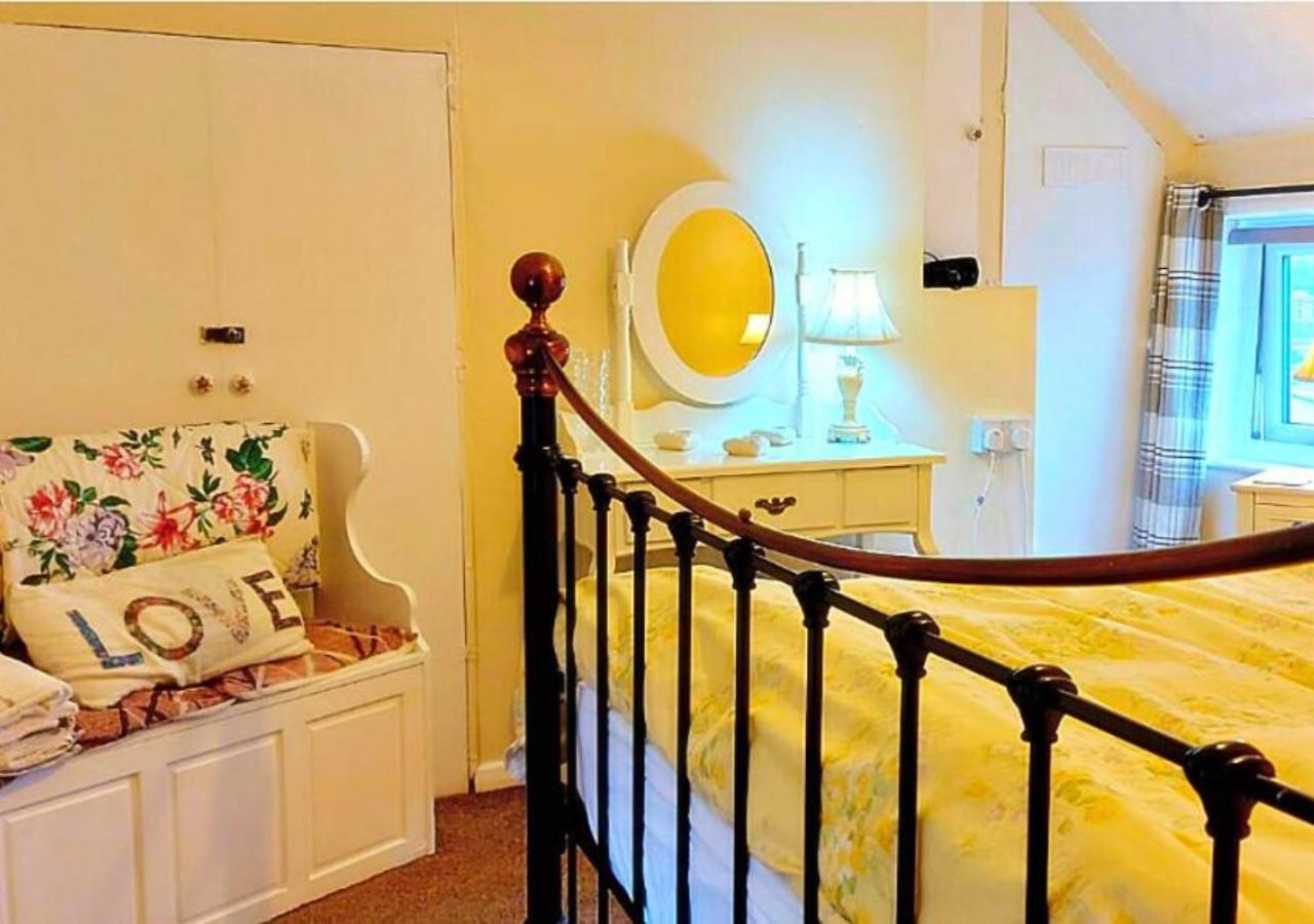 Fisherman's Cottage: Romantic Lakeside Retreat with Log Burner Mablethorpe Exterior photo