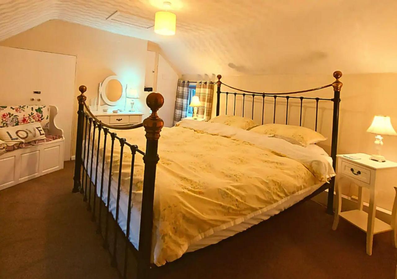 Fisherman's Cottage: Romantic Lakeside Retreat with Log Burner Mablethorpe Exterior photo
